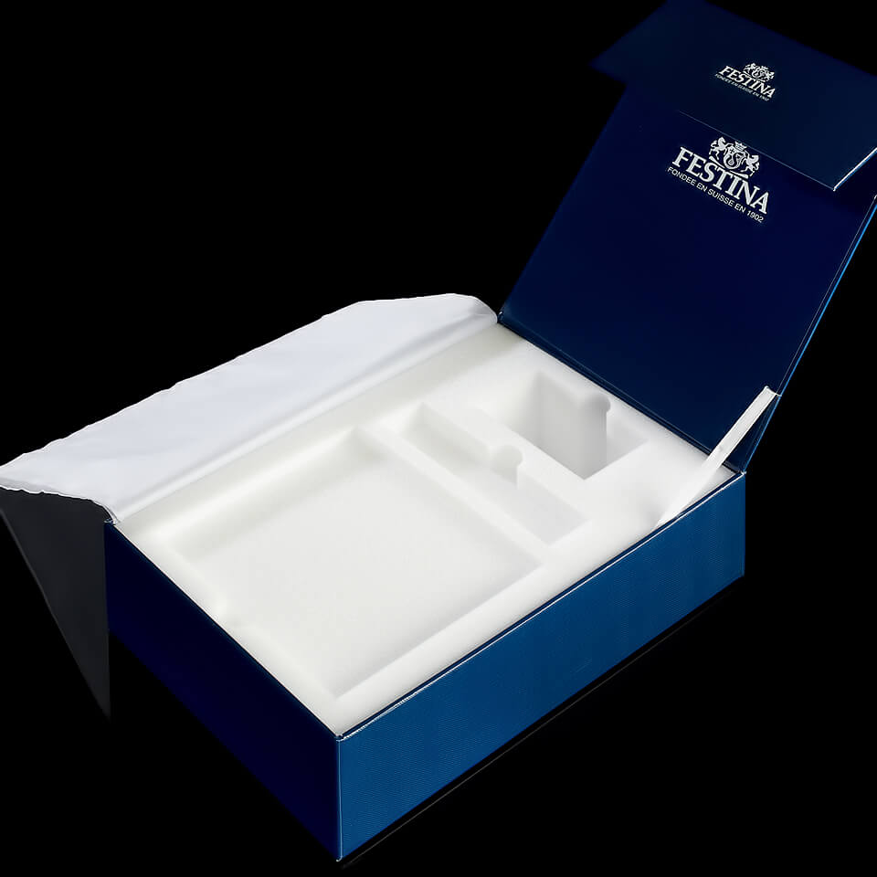 Präsentationsbox mit Magnetverschluss, leicht geöffneter Deckel